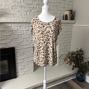 Jessica Leopard Print Short Sleeve Tee in Brown & Cream Size XL